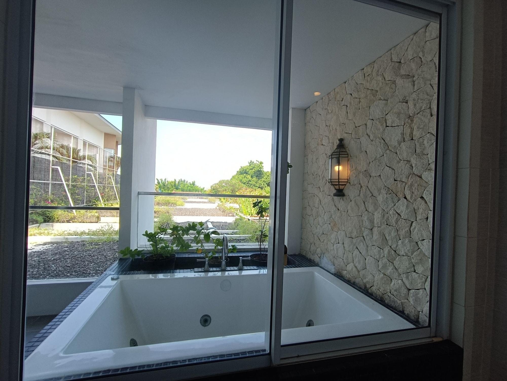 Benoa Sea Suites And Villas Nusa Dua  Exterior foto